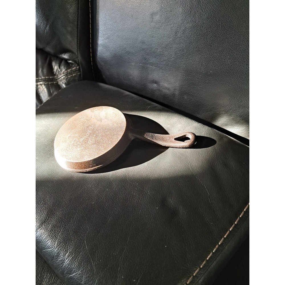Vintage Cast Iron Skillet 6" - Picture 2 of 3
